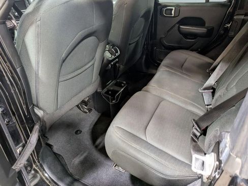 Used 2019 Jeep Wrangler Unlimited Sport S AWD/4WD image 22