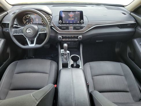 Used 2024 Nissan Altima 2.5 SV FWD image 11