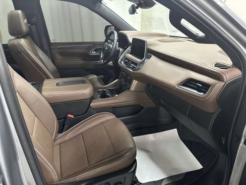 Used 2024 Chevrolet Tahoe High Country AWD/4WD image 19