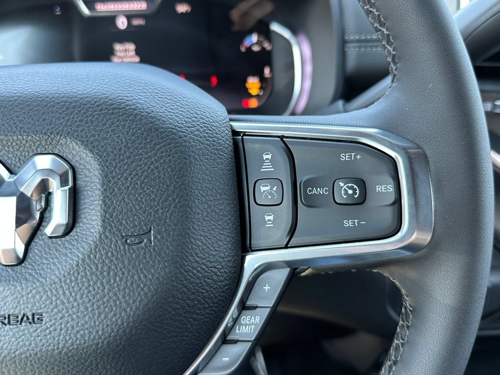 New 2026 RAM 3500 Laramie AWD/4WD image 24