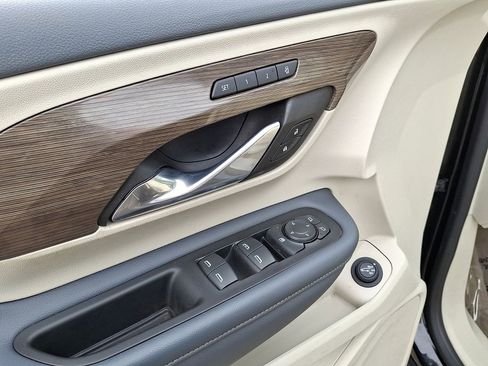 Used 2022 GMC Terrain Denali image 24