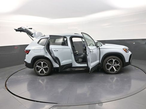 New 2026 Volkswagen Taos SEL image 37