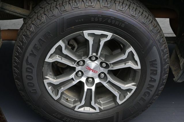 Used 2025 GMC Sierra 1500 SLT RWD image 5