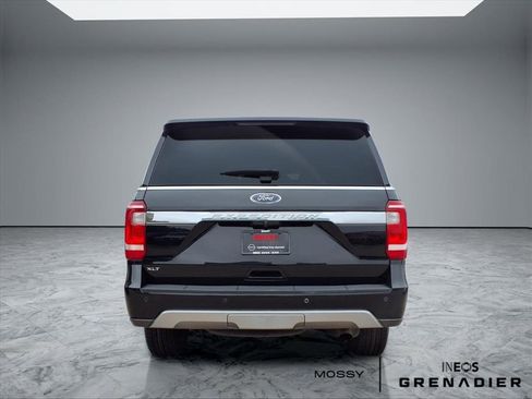 Used 2020 Ford Expedition XLT w/ Equipment Group 202A image 5