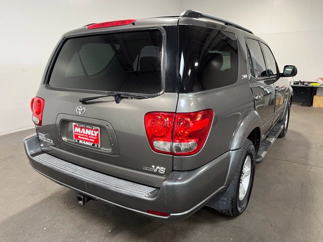 Used 2005 Toyota Sequoia SR5 RWD image 3