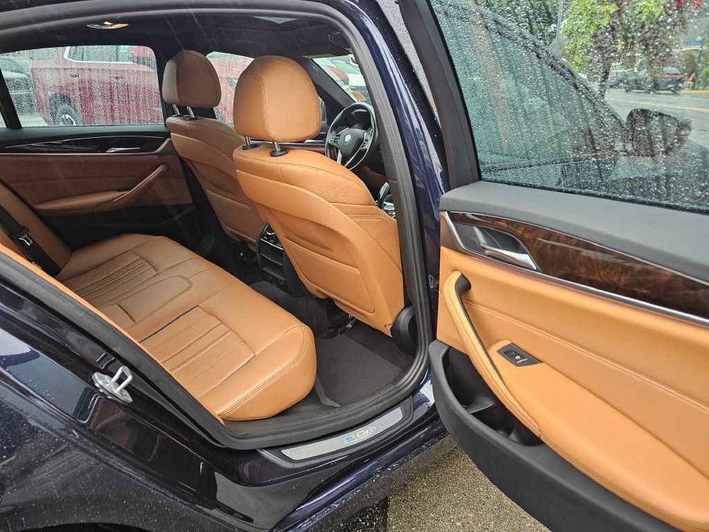 Used 2018 BMW 530e RWD image 15