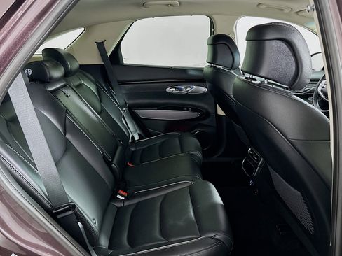 Used 2022 Genesis GV70 2.5T w/ Advanced Package image 40