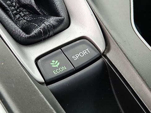 Certified 2018 Honda Accord Sport image 24