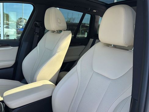 Used 2023 BMW X3 M40i w/ Parking Assistance Package image 25