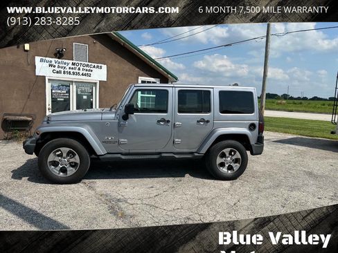 Used 2017 Jeep Wrangler Unlimited Sahara w/ Connectivity Group image 1
