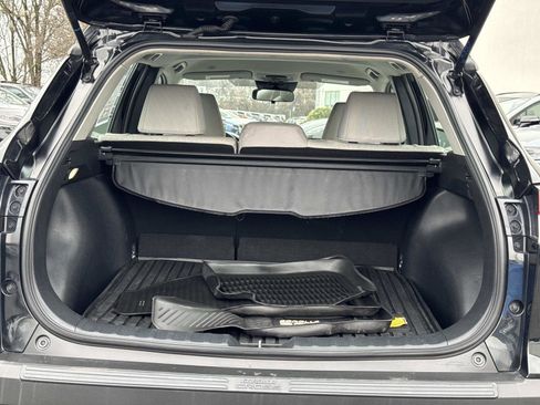 Used 2023 Toyota Corolla Cross L image 17