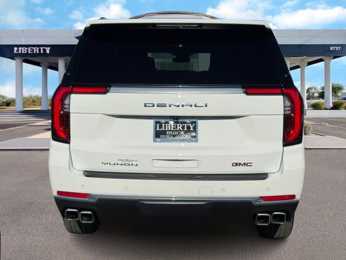 Used 2025 GMC Yukon XL Denali image 4