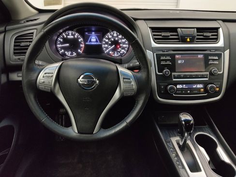 Used 2017 Nissan Altima 2.5 SL FWD image 22