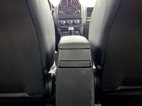 Used 2016 Jeep Patriot 75th Anniversary w/ Power Value Group FWD image 23