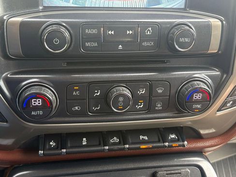 Used 2017 Chevrolet Silverado 1500 High Country image 39