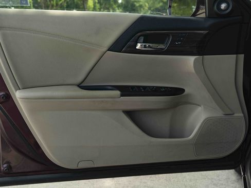 Used 2017 Honda Accord EX-L image 35