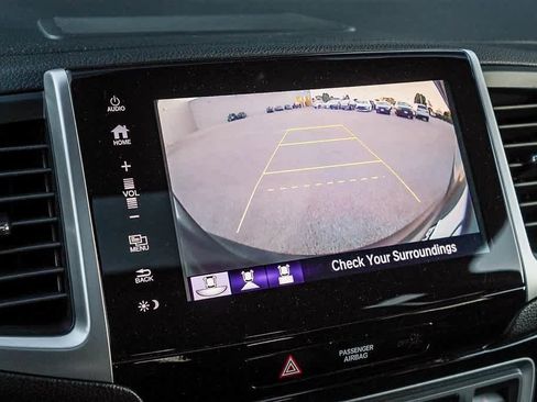 Used 2017 Honda Pilot Touring image 27