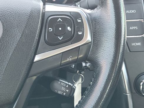 Used 2016 Toyota Camry XLE image 30