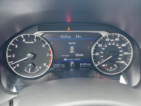 Used 2025 Nissan Altima 2.5 SV FWD image 14