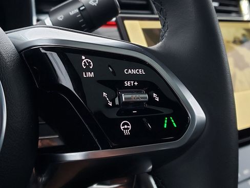 Used 2024 Jaguar XF R-Dynamic SE image 29