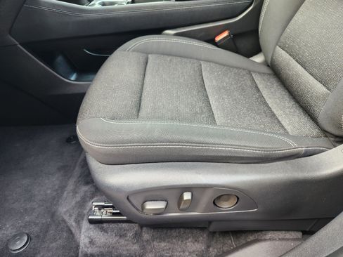 Certified 2025 Chevrolet Traverse LT FWD image 25