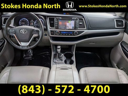 Used 2015 Toyota Highlander XLE FWD image 21