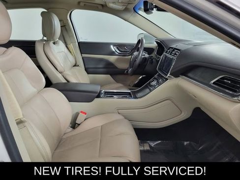 Used 2017 Lincoln Continental Select w/ Climate Package AWD/4WD image 18