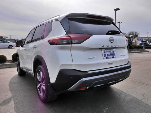 Used 2023 Nissan Rogue SL w/ SL Premium Package image 5