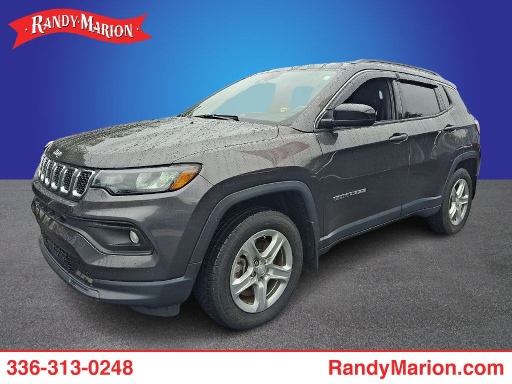 Used 2023 Jeep Compass Latitude AWD/4WD image 1