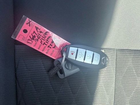 Used 2019 Nissan Titan SV w/ SV Convenience Package AWD/4WD image 29