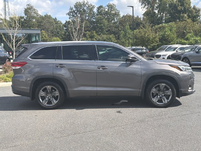 Used 2019 Toyota Highlander Limited Platinum AWD/4WD image 9