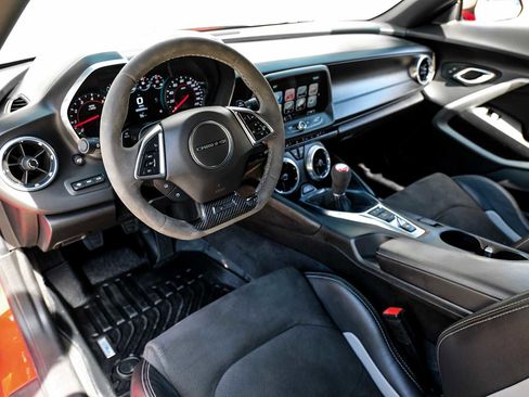 Used 2017 Chevrolet Camaro SS image 3