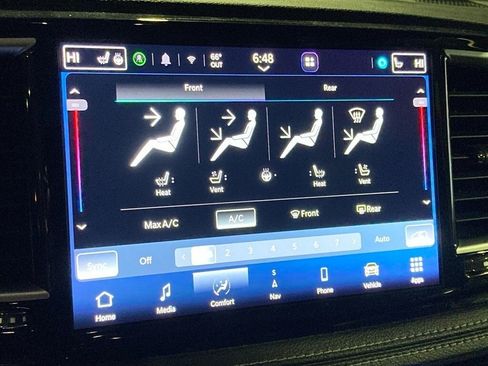 Used 2023 Chrysler Pacifica Limited image 23