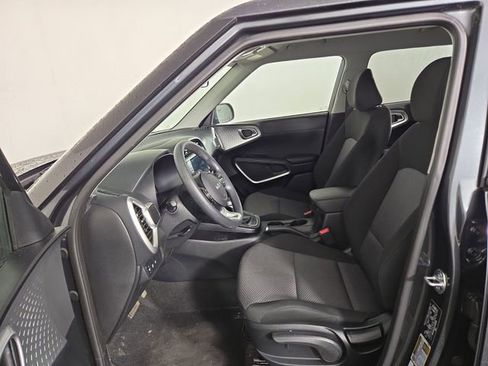 Certified 2025 Kia Soul LX w/ LX Technology Package FWD image 11
