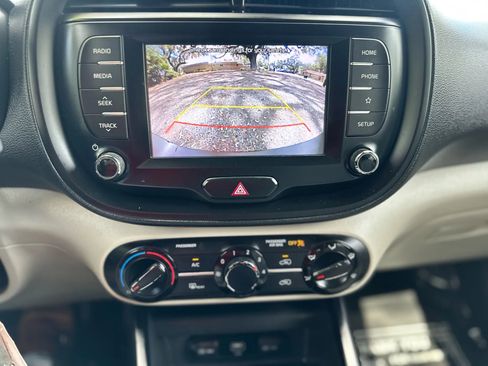 Used 2020 Kia Soul S FWD image 8