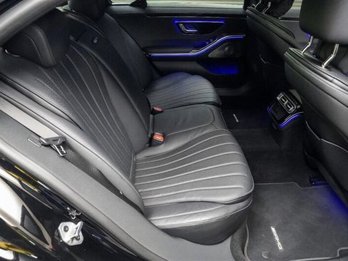 Used 2022 Mercedes-Benz S 500 4MATIC w/ AMG Line Package image 36