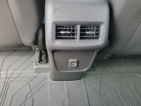 Used 2024 Chevrolet Equinox LT w/ LPO, Floor Liner Package FWD image 33