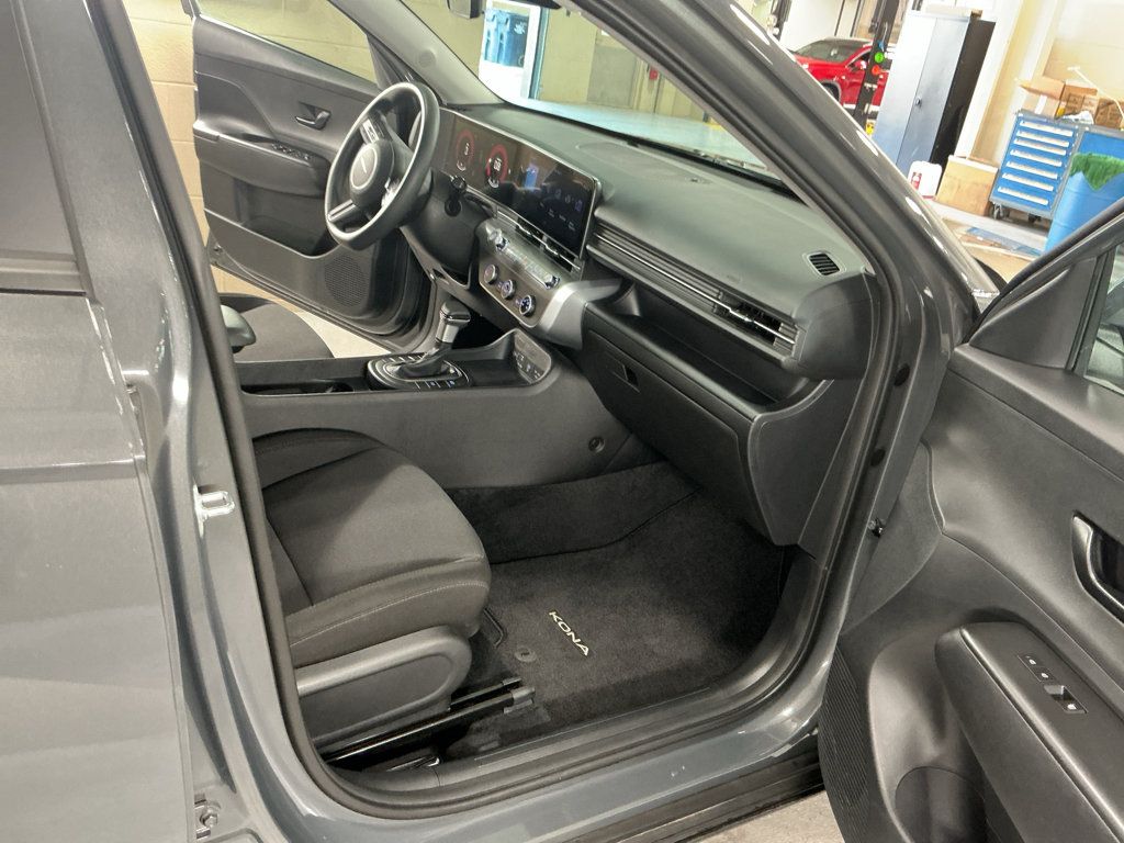 Certified 2026 Hyundai Kona SE AWD/4WD image 16