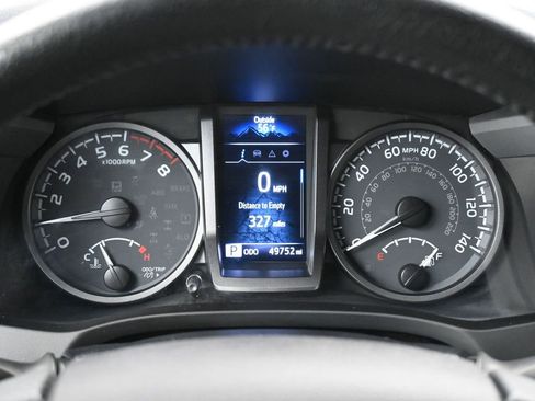 Used 2022 Toyota Tacoma TRD Off-Road w/ Technology Package image 8