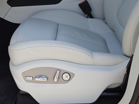 Certified 2026 Porsche Macan Turbo AWD/4WD image 23