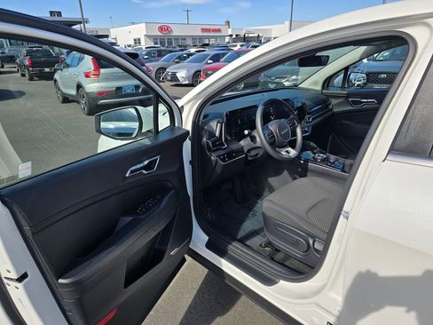 Used 2024 Kia Sportage LX AWD/4WD image 19