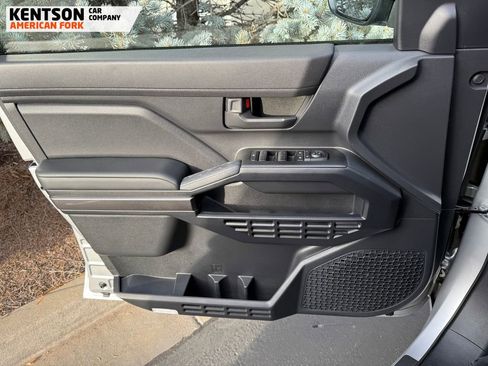 Used 2025 Toyota 4Runner SR5 image 18