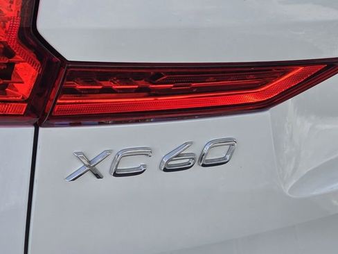 Used 2023 Volvo XC60 B5 Plus w/ Protection Package Premier image 11