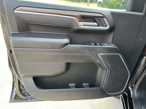 Used 2025 Chevrolet Silverado 1500 LT image 17