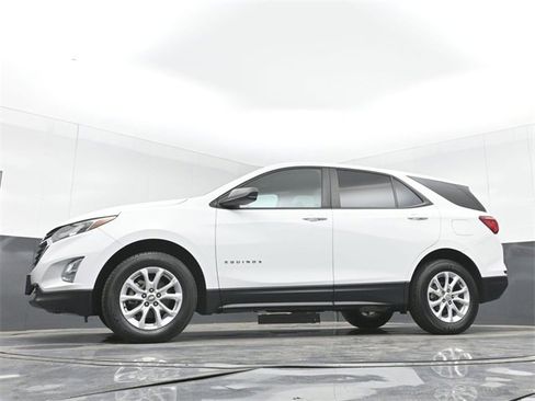 Used 2021 Chevrolet Equinox LS w/ LS Convenience Package image 45