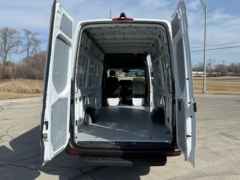 Used 2020 Mercedes-Benz Sprinter 2500 w/ Comfort Plus Package image 8