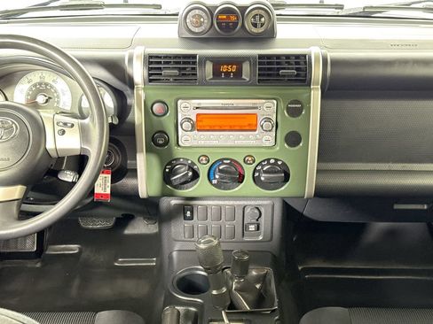 Used 2013 Toyota FJ Cruiser 4WD w/ Convenience Pkg image 14