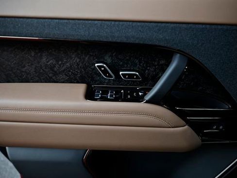 New 2025 Land Rover Range Rover Sport SE image 16