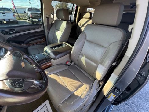 Used 2018 Chevrolet Suburban Premier image 10