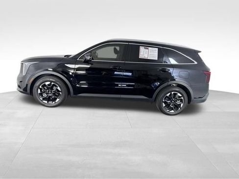 Certified 2024 Kia Sorento S w/ Panoramic Sunroof Package FWD image 10